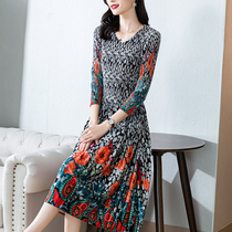 Gold velvet printed one-piece dress noble foreign air 2022 female wedding mom gown high-end big card more than 40-50 years old