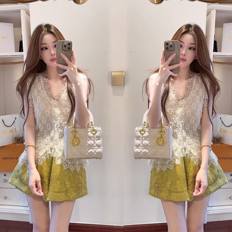 Unique and Beautiful Outfit for Petite Women, Summer Age-Reducing Outfit, Sleeveless Top and Wide-Leg Shorts Two-Piece Set for Women Unique and Beautiful Outfit for Petite Women, Summer Age-Reducing Outfit, Sleeveless Top and Wide-Leg Shorts Two-Piece Set for Women