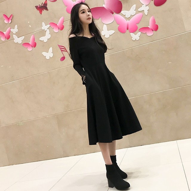 Temperament waisted Hepburn style one-shoulder dress sexy strapless autumn and winter new style sling lace thin black dress