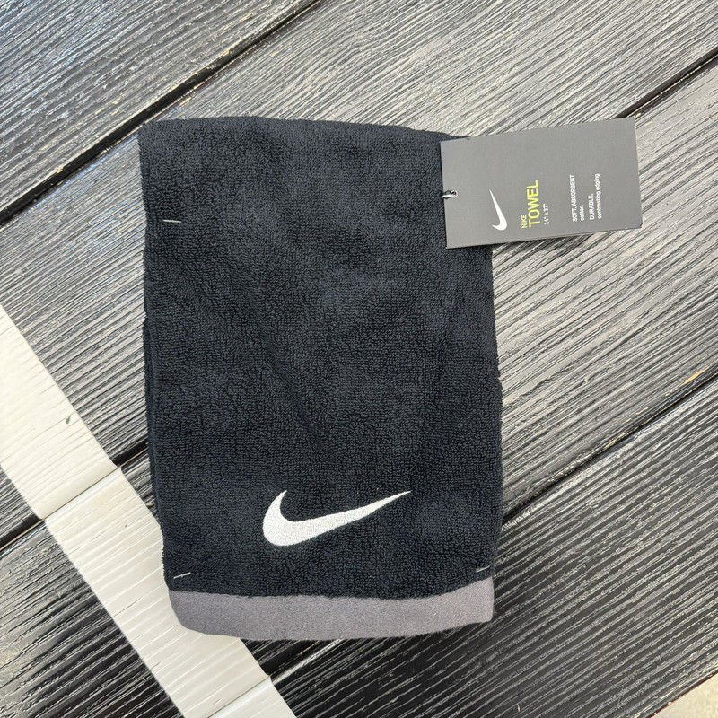 Authentic Nike Men's and Women's Sweat-Absorbent Basketball Fitness Training Sports Daily Use Towel Ac2088-010