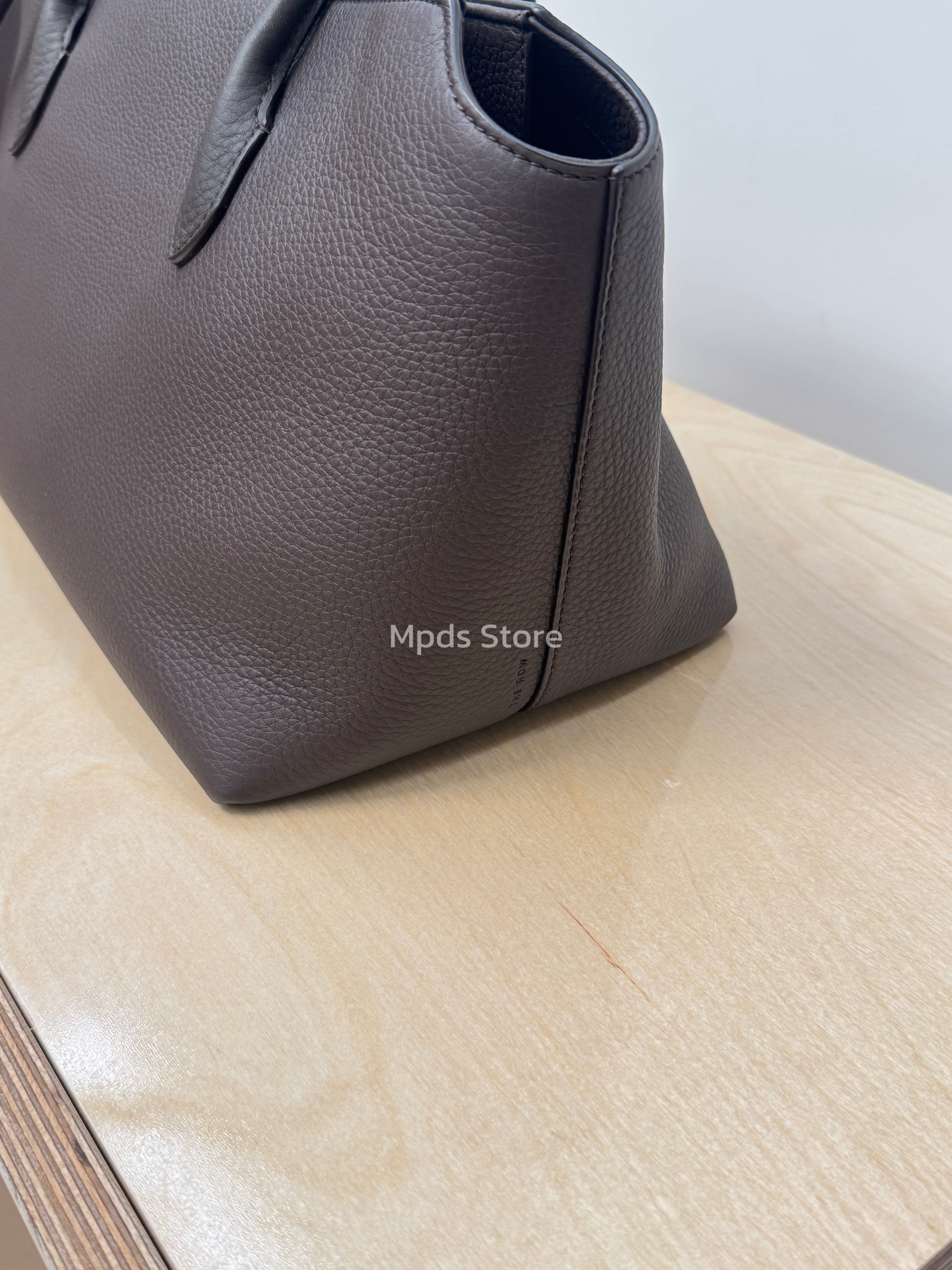 26 капсул Early Spring The Row Terrasse Bag аспект воловья кожа подмышка ручная сумку мешок Jennie в этом же моделье the row 