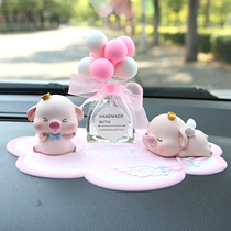 Creative car interior fittings car personality lovely beautiful pig car furniture in the console car decoration