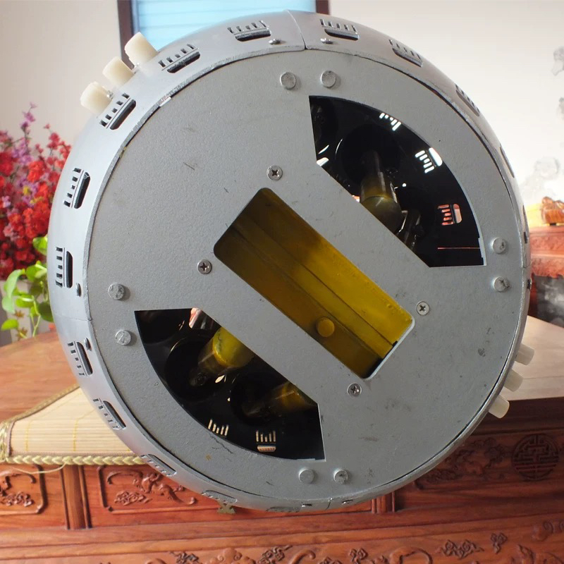 探索深沉共鸣的艺术：森雀68-93专业低音大抱笙