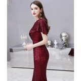 Вечернее платье, юбка, бордовые блестки для ногтей, коллекция 2022, яркий броский стиль, по фигуре, рыбий хвост