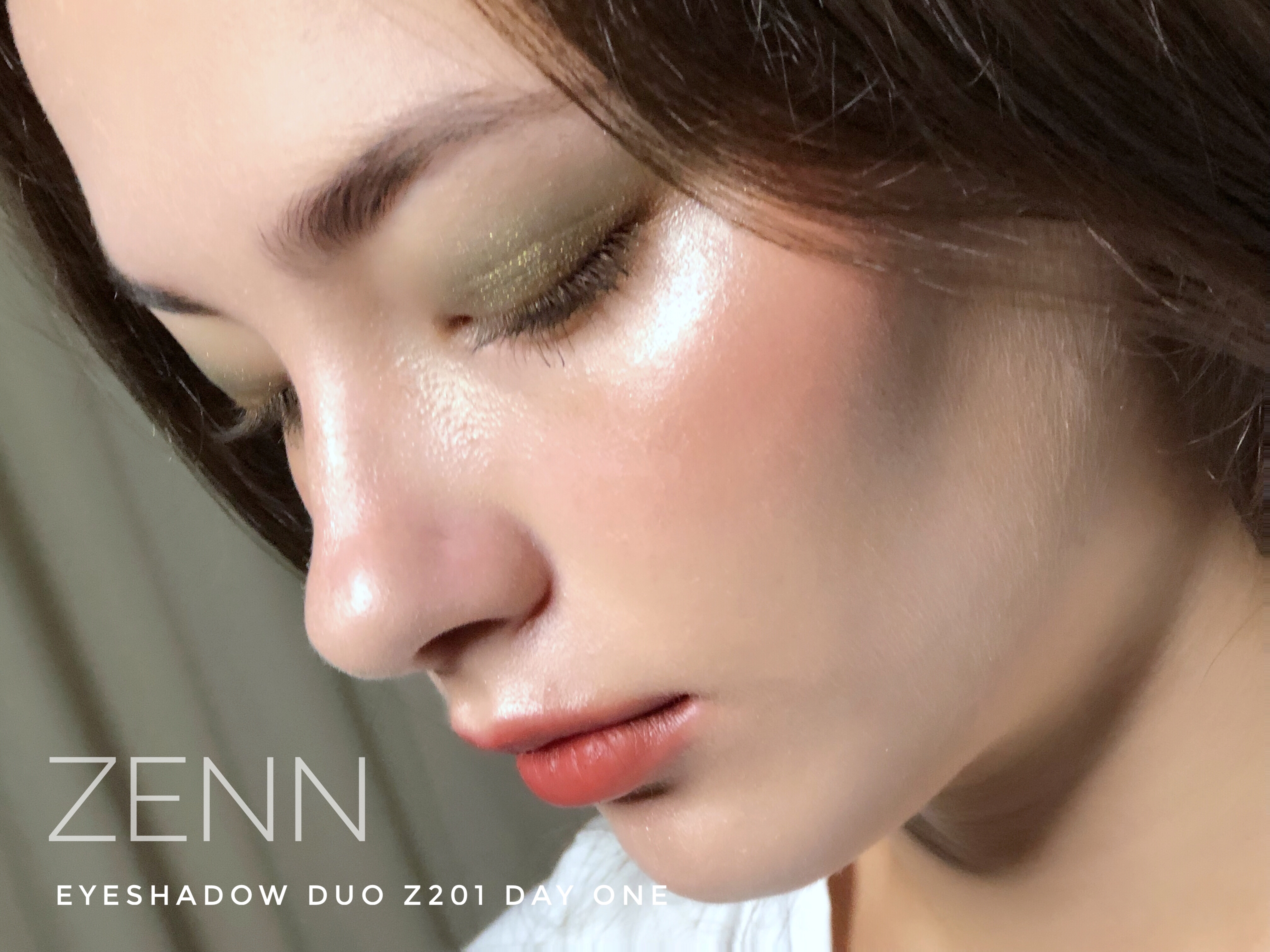 Zenn mới ở Thái Lan Đơn sắc lấp lánh kết cấu lấp lánh mềm mại powder bột không bay kéo dài khả năng sửa chữa sáng phấn bắt sáng maybelline