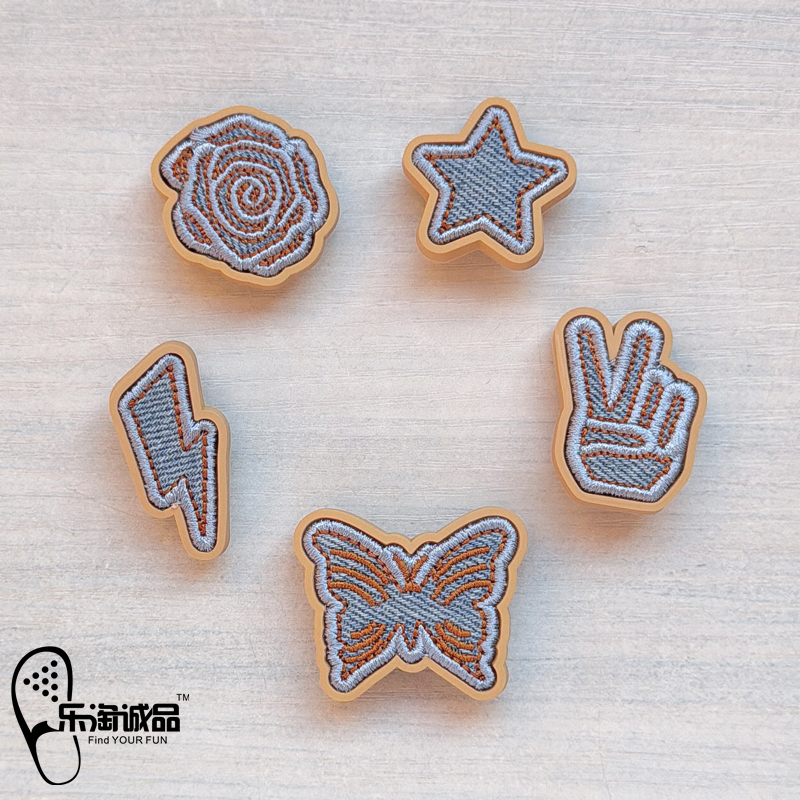 New Crocs Accessories, Clog Shoe Charms, Shoe Decorations, Denim Embroidery Patches, Shoe Buckle Accessories, Crocs