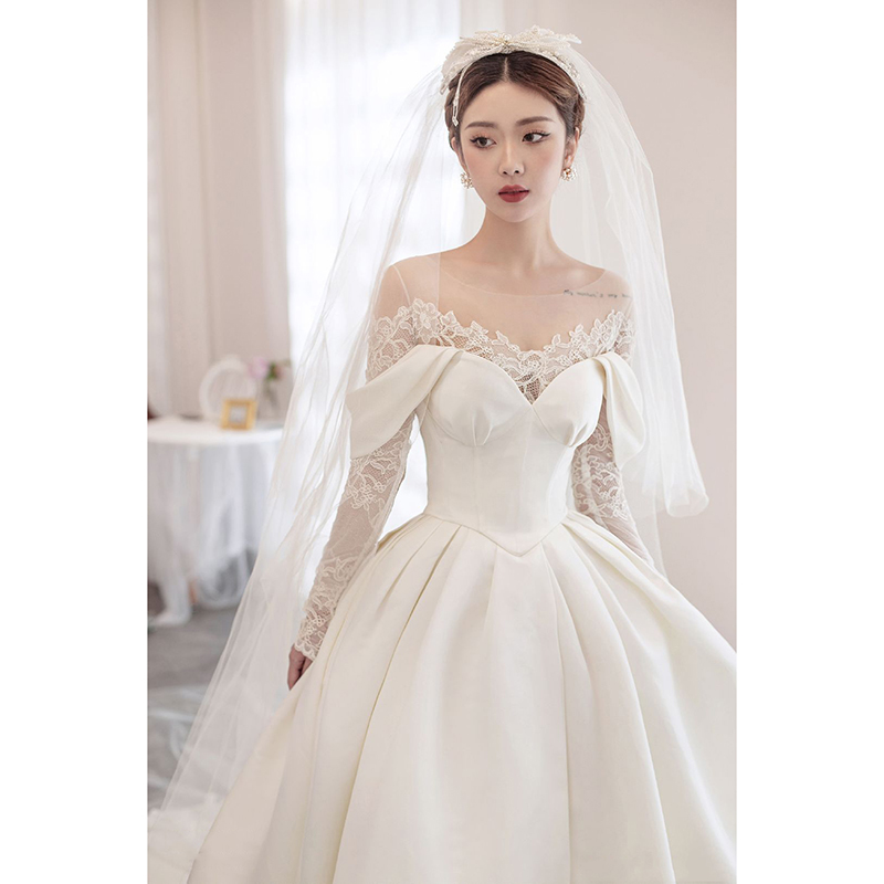 Satin main wedding dress 2023 new temperament bride small long -sleeved palace style retro tail high -level texture Satin main wedding dress 2023 new temperament bride small long -sleeved palace style retro tail high -level texture