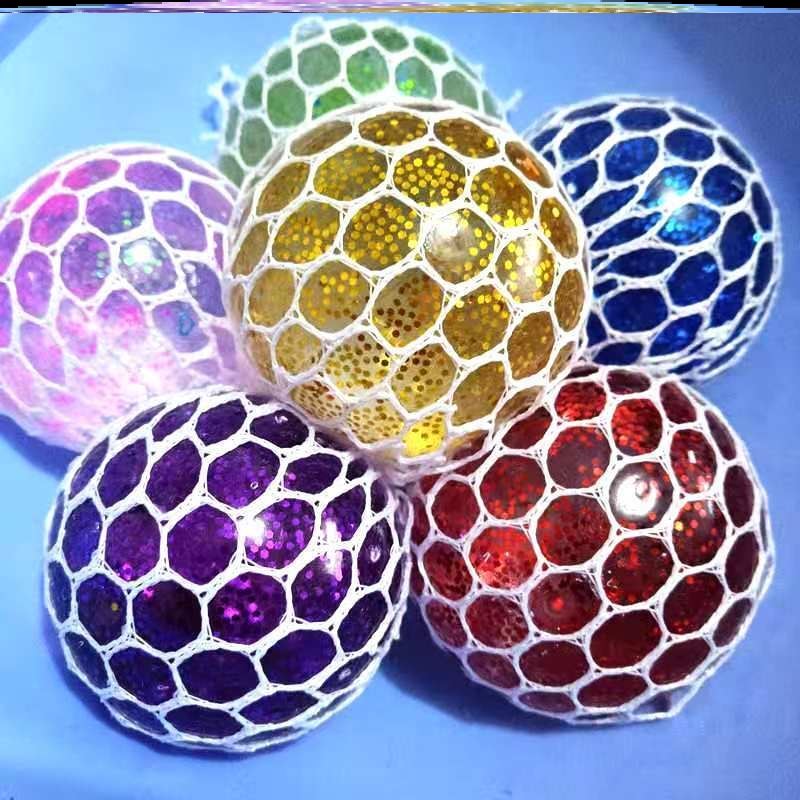 The small toy that you carry with you is magical and weird to vent the grape ball decompression ball children's net red pinching the ball pinching the music