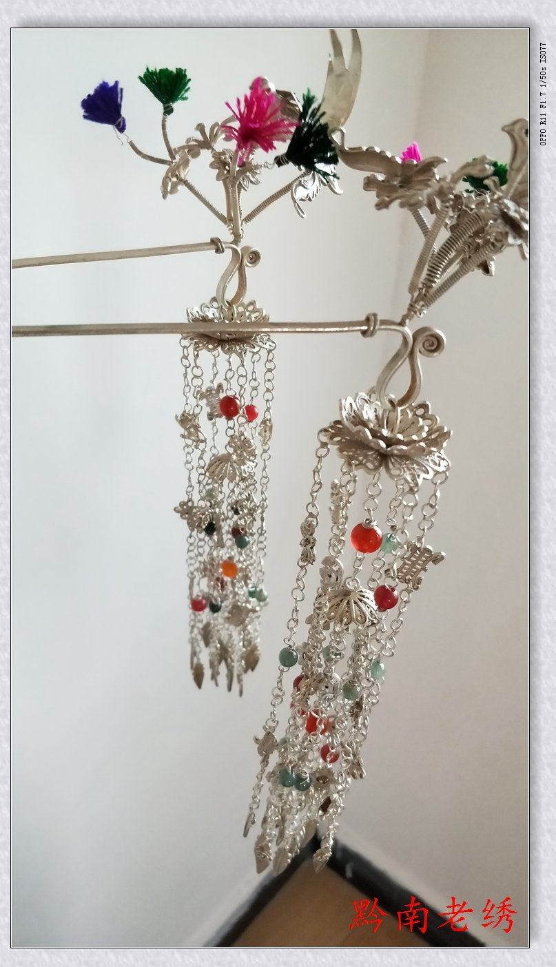 Ethnic minority pure handmade Miao silver ornament Retro classical Dong ethnic Miao disc hair hairpin y156