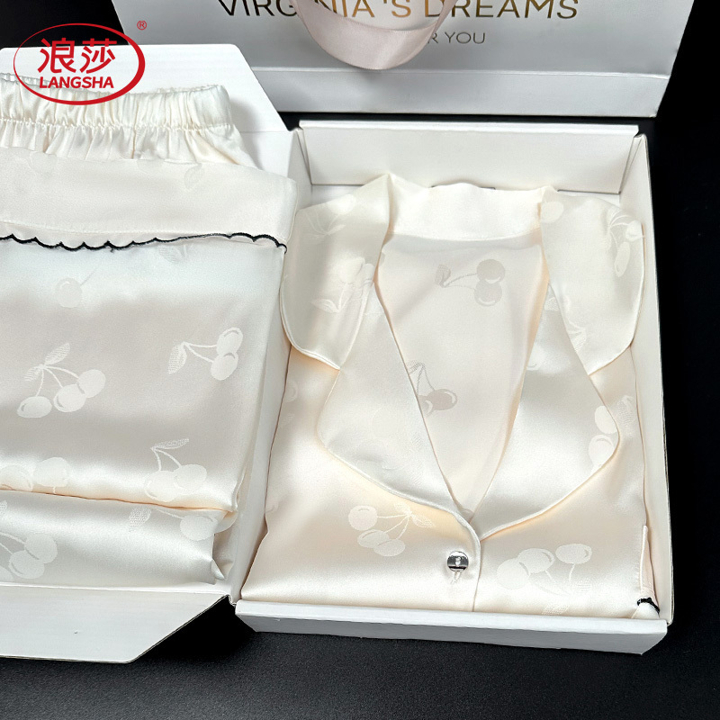 Langsha Women's Summer Ice Silk Three-Piece Pajama Set 2026 New Silk High-End Feel 520 Gift for Girlfriend Langsha Women's Summer Ice Silk Three-Piece Pajama Set 2026 New Silk High-End Feel 520 Gift for Girlfriend