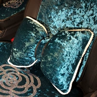 Зеленый мао-мяч мао-бабочка ограничивает [один]