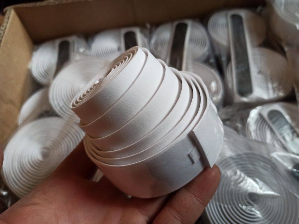 Road handlebar with bicycle handlebar with strap dead flying car to take the horn to the dead flying horn to take the anti-slip belt