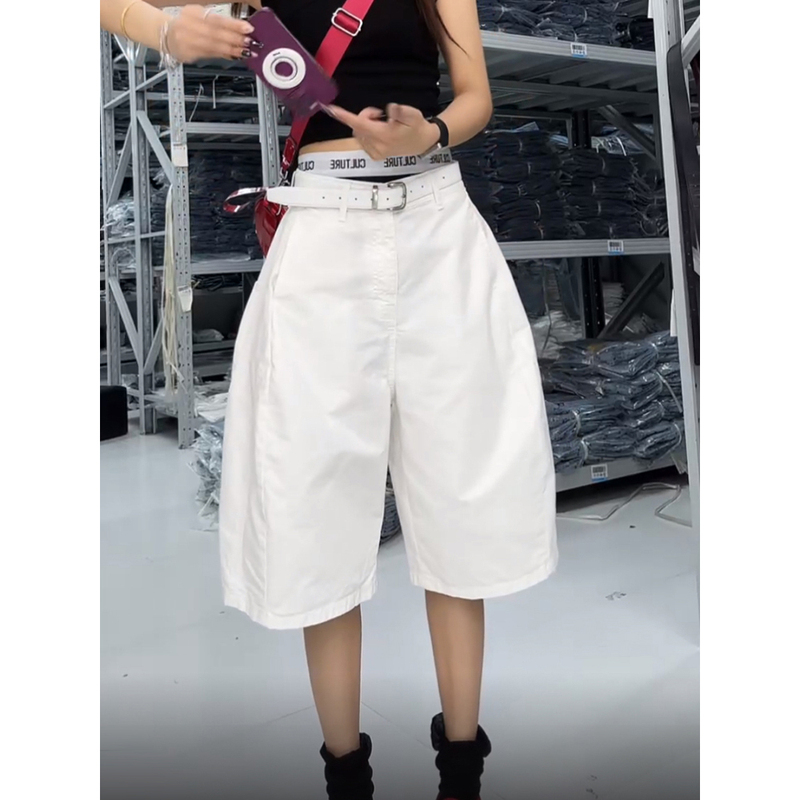 European Style Plus-Size White Floral Shorts for Women, 2026 Summer New Style, Pear-Shaped Body, Loose High-Waisted Slimming Five-Point Shorts European Style Plus-Size White Floral Shorts for Women, 2026 Summer New Style, Pear-Shaped Body, Loose High-Waisted Slimming Five-Point Shorts