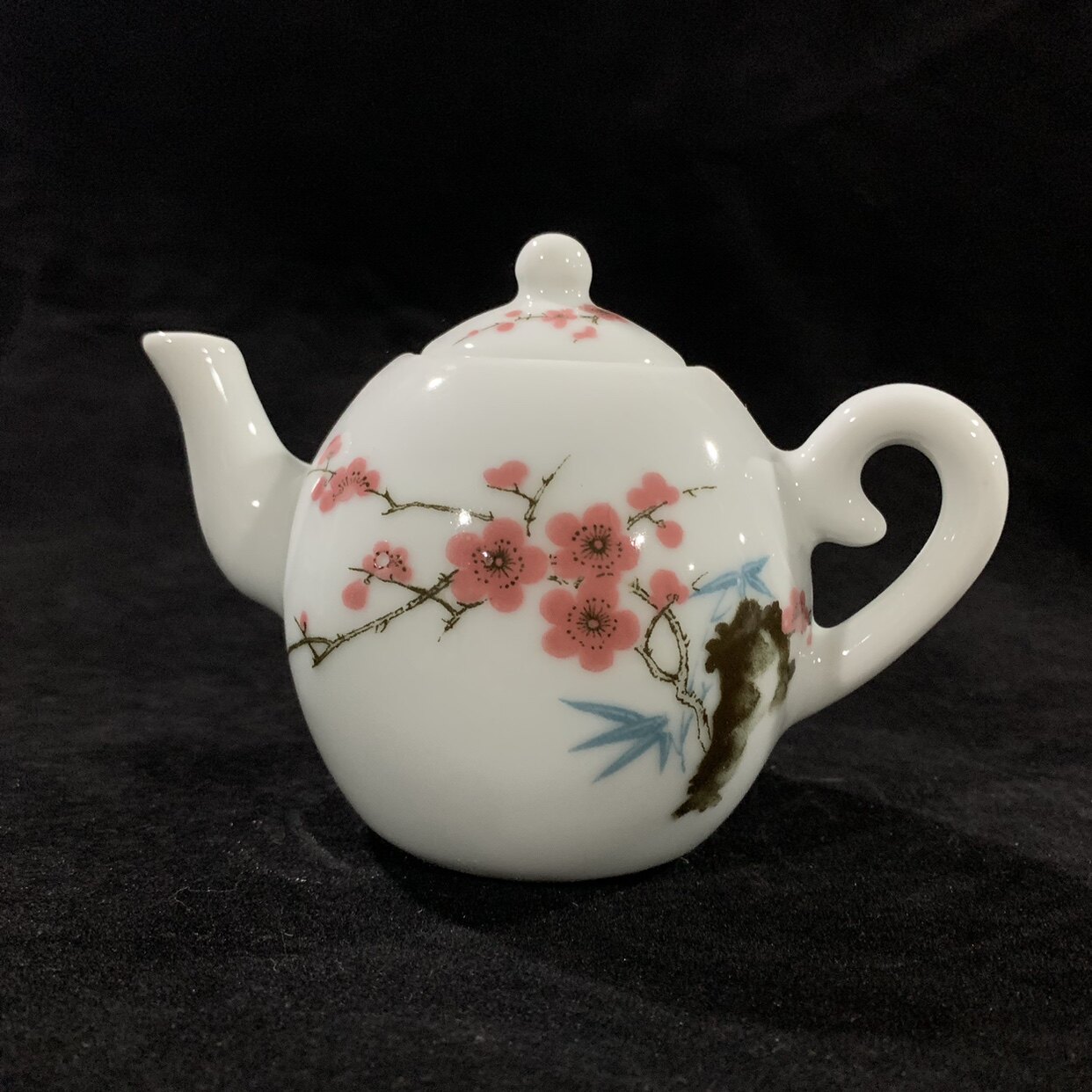 中国美術 古玩 米黄釉堆白花鳥花瓶 景德鎭製 中国美術 古玩