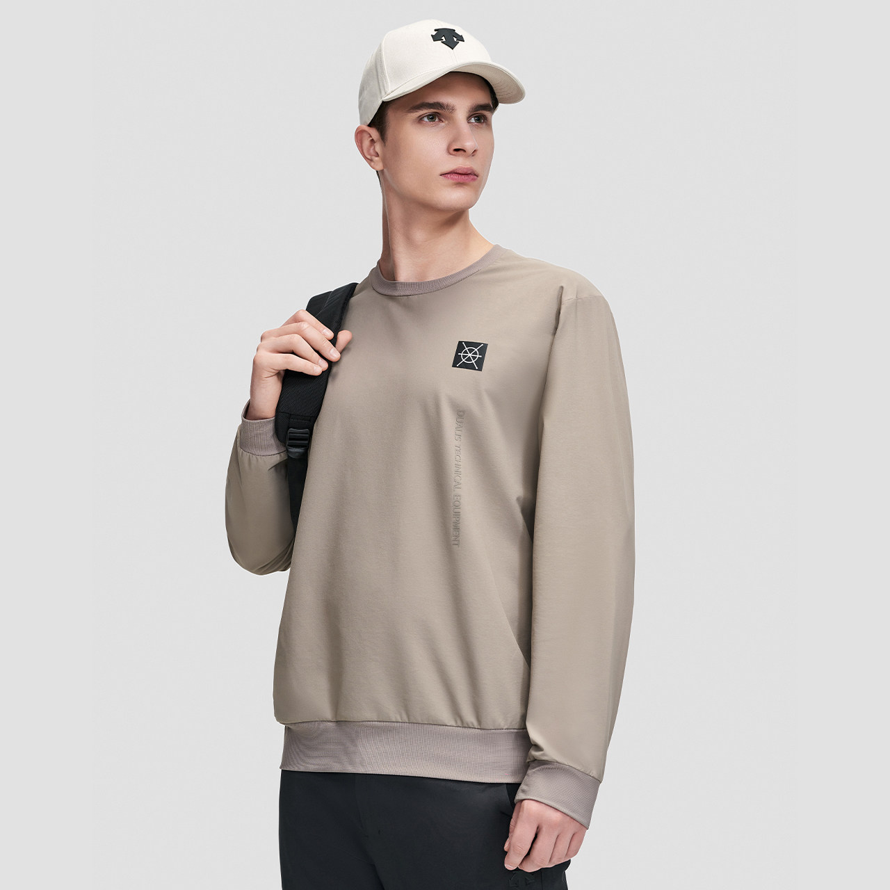 DESCENTE di Sante DUALIS metropolitan commuter Men's woven hooded sweatshirt D1421DJT91