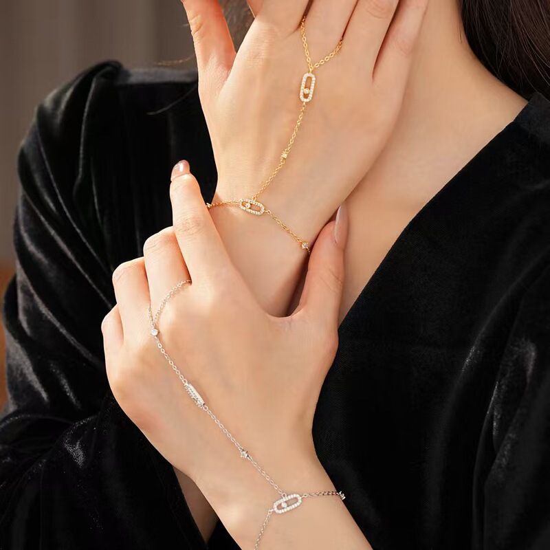 New Micro-Inlaid Diamond Finger Chain Bracelet That Shines on the Wrist, Geometric Light Luxury with a High-End Feel, Non-Fading Finger Chain, Niche Style