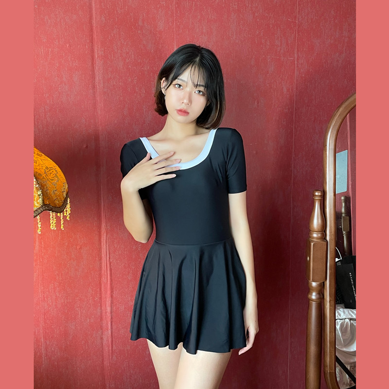 Swimsuit women's summer 2021 new style cover belly slim one-piece short-sleeved skirt-style boxer sports conservative student swimsuit