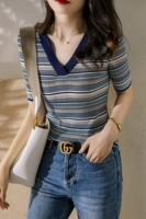 Брендовый трикотажный тонкий свитер, V-образный вырез