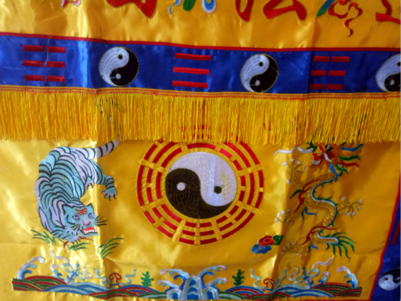 Taoist Supplies Boutique Embroidery Table Walled Passage Natural Table Circumference Embroidered 1 m Longtiger Gossip Table Circuit