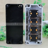 С кнопкой 4 -отверстия.