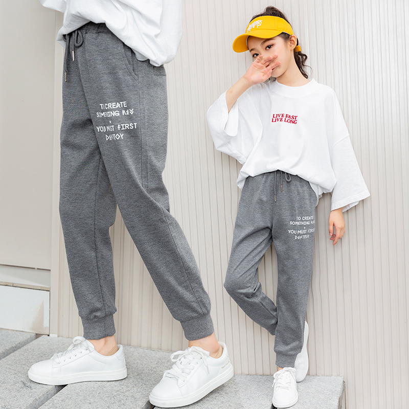 Girlpants mùa xuân ăn mặc 2020 trẻ em mới Trung Quốc Hàn Quốc phiên bản của quần thể thao lỏng quần máy chùng childrens quần âu thủy triều.