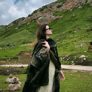 Northwest Xinjiang Chinese-Style Thick Shawl, Sichuan-West Travel Cape, Women's Scarf, Yunnan Autumn and Winter Wear Cape