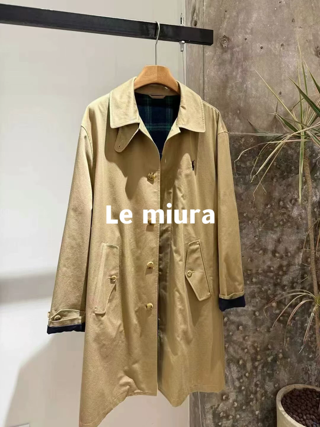 Дизайнерская модель Le Miura, простая лацканная однобортная пальто-куртка свободного кроя из твила