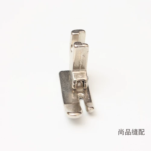 Домохозяйственная машина встроенная проволока нажатия старой модной домашней швейной машины.