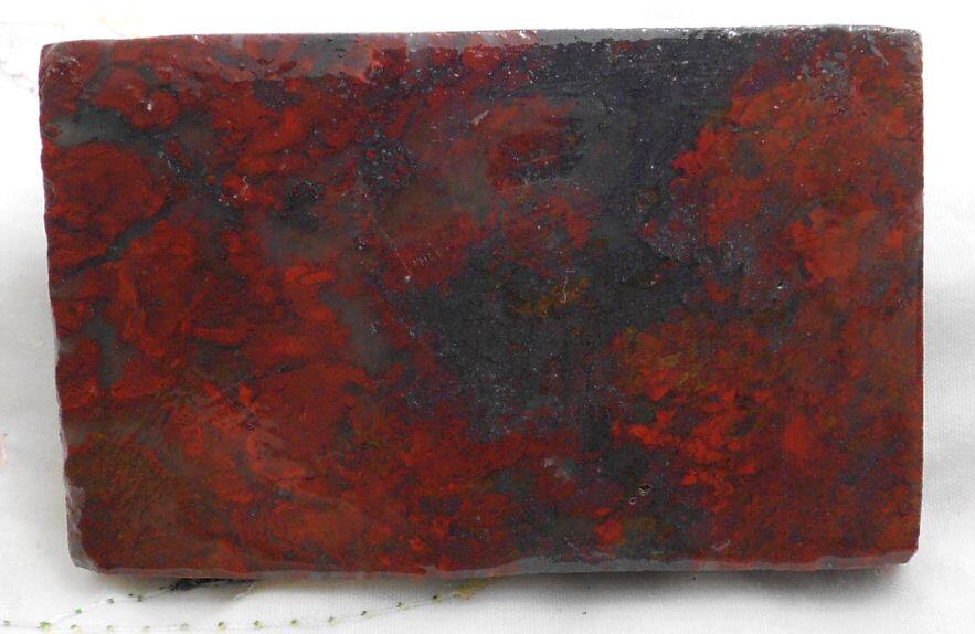 Guilin chicken blood jade fine natural jade mouth Sub-material black bottom red card wool stock (JJ26)