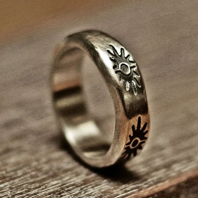 A pure silver men's tail ring with engraved design, handcrafted silver in the original color, set in size 22, a simple new couple's style