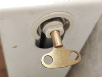 Radiator water release artifact radiator exhaust valve key switch water release valve radiator all-copper key exhaust valve