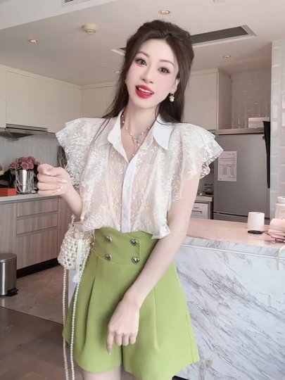 小飞袖衬衫2025新款女夏季遮肚子雪纺衫独特别致小衫白色蕾丝罩衫