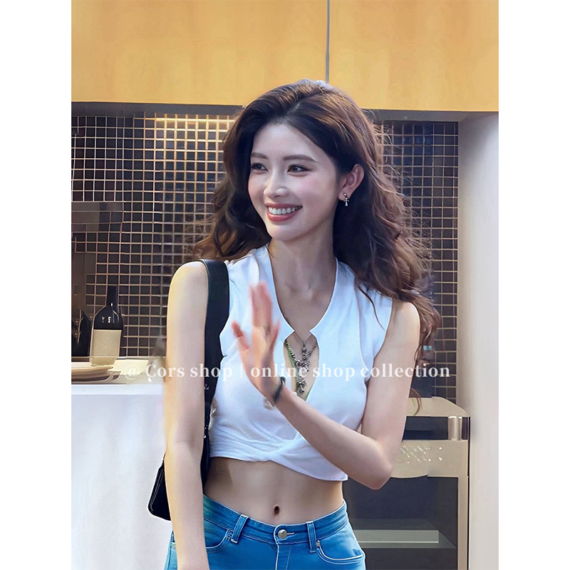 Square and Round Design, Niche Design, Sexy Deep V-Neck, Cross-Knotted Sleeveless White T-Shirt, 2026 New Style, Short Top Square and Round Design, Niche Design, Sexy Deep V-Neck, Cross-Knotted Sleeveless White T-Shirt, 2026 New Style, Short Top