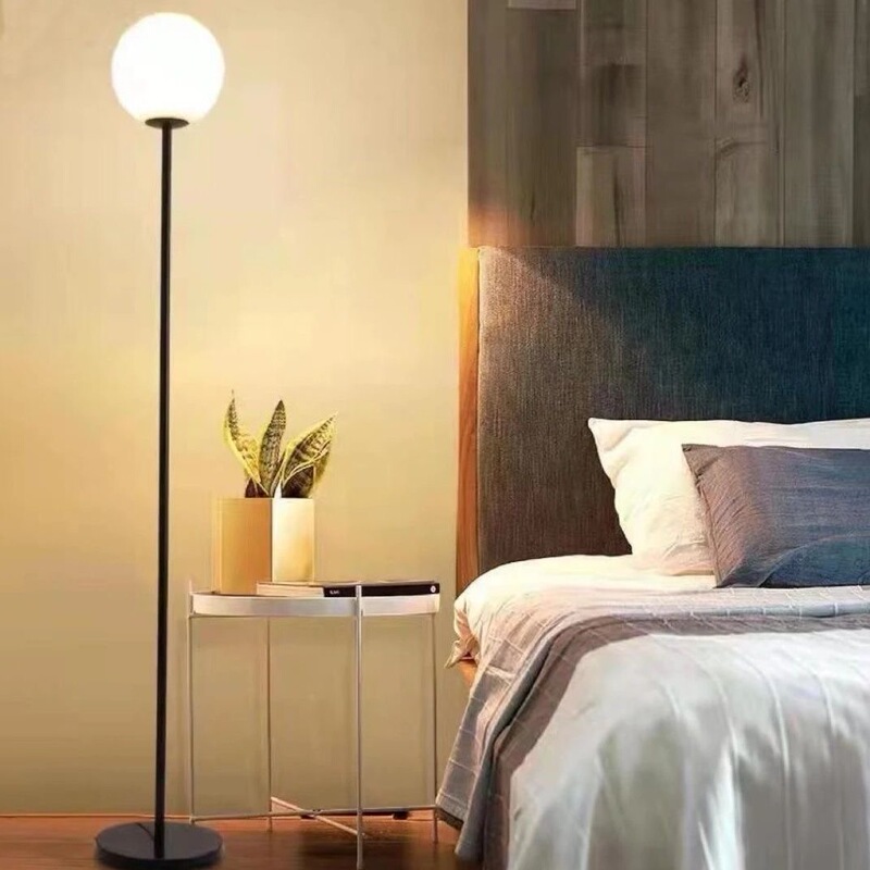 Simple and Creative Bedside Floor Lamp for Bedroom and Living Room, Modern Atmosphere, Sofa, Simple Internet-Famous Curved Tube Moon Floor Lamp