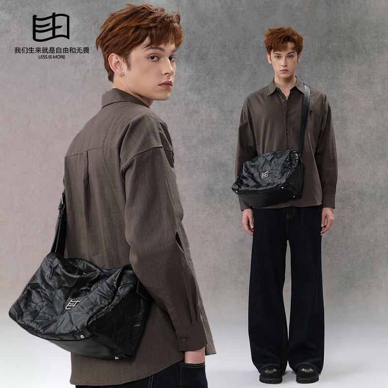 It's Freedom. Original Design, High-End Wasteland Style, Large-Capacity Commuter Shoulder Crossbody Messenger Bag