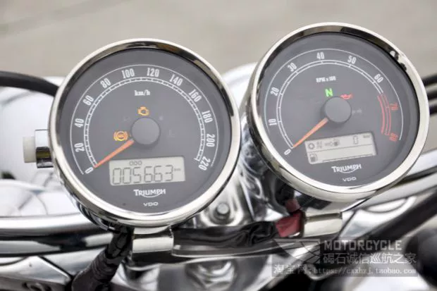 16 năm chiến thắng tên lửa 2300 của Anh mô hình xe máy hành trình Rocket III - mortorcycles