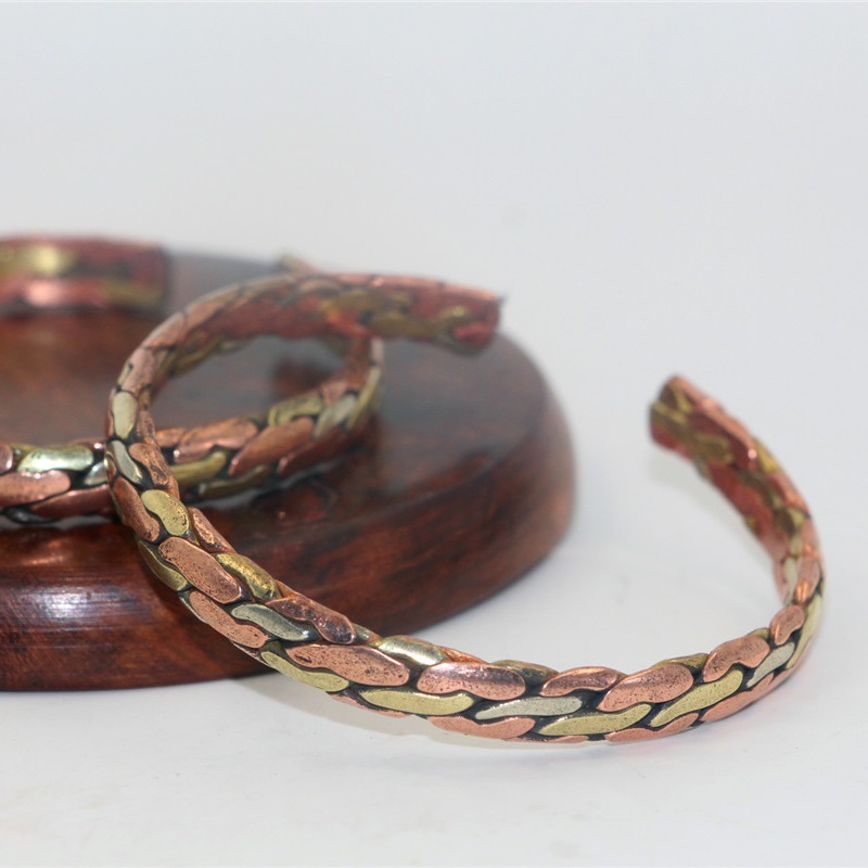 Tibet ethnic wind pure copper gift bracelet male and female ornaments opening bracelets Nepalese handmade three-color copper not to fall color