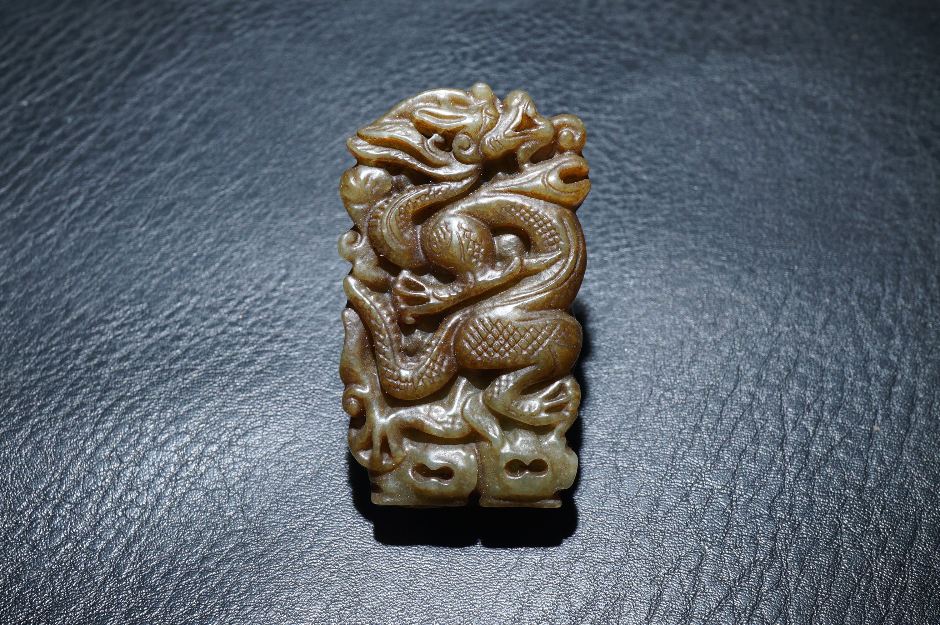 如何挑选一款合适的旧藏中古风格和田玉飞天带扣?-车挂-淘宝百科网