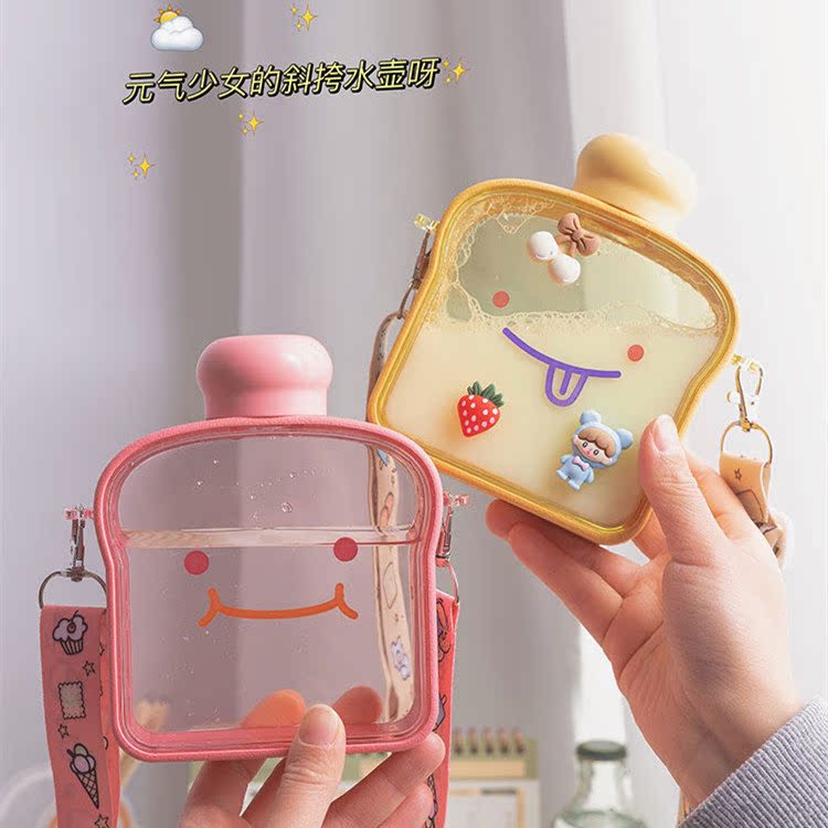 Kettle, bread, and water cups that can be carried on the back are super cute in summer and can be carried on the back