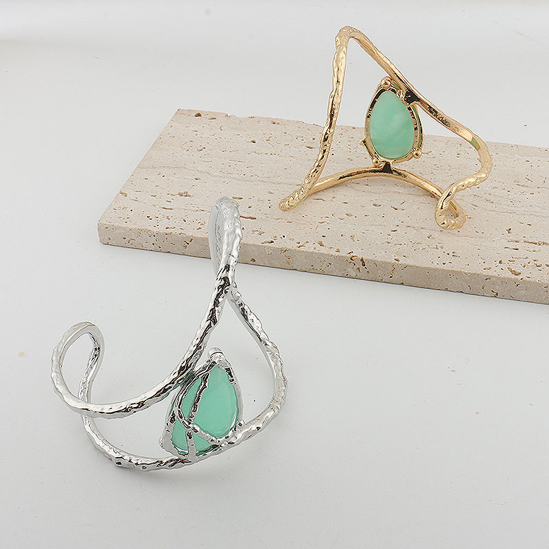 Exagerado Geométrico Acrílico Aleación Venta Al Por Mayor Pulsera Ancha Anillo De Brazo display picture 4