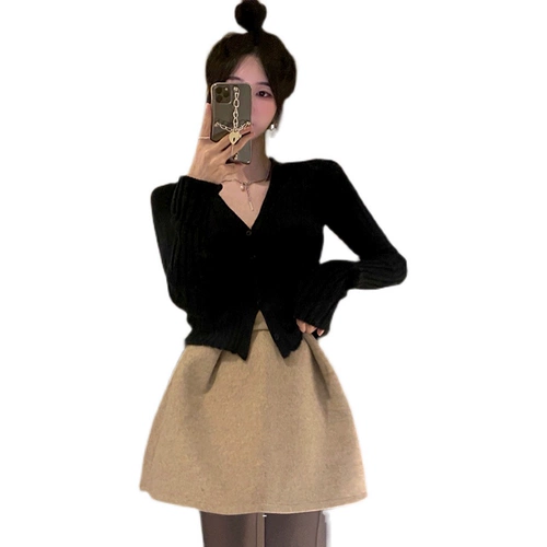 Трикотажный демисезонный комплект, пуховик, милая юбка, коллекция 2021, популярно в интернете, изысканный стиль, подходит для подростков