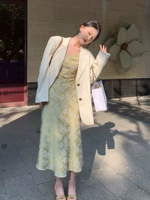 Белый цвет готовый запас