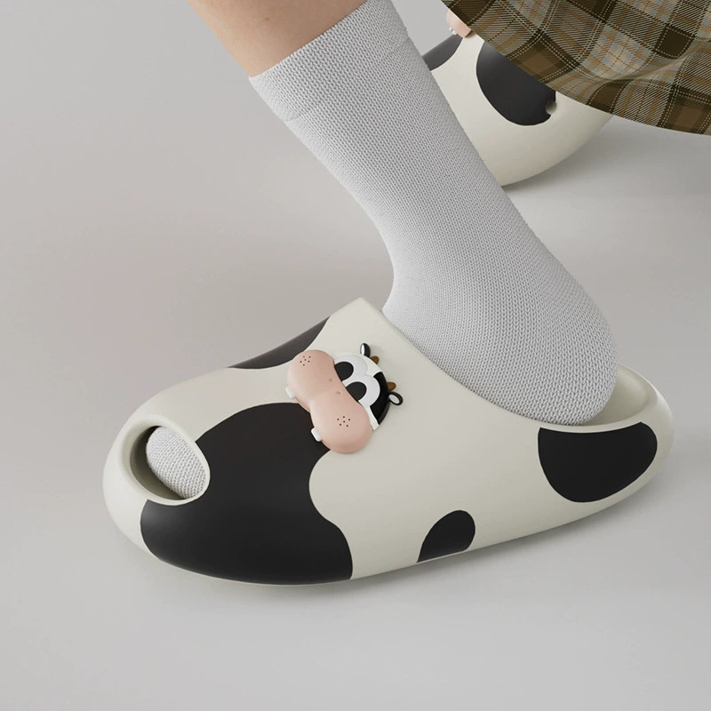 Cow Slippers for Women, Summer 2025 New Model, Eva Comfortable Indoor and Outdoor Wear, Dormitory, Black and White, Cute Cartoon