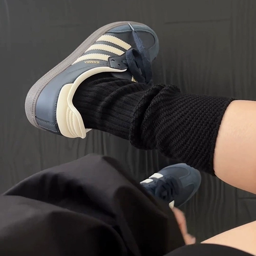 Это слишком тонкое!Толстые ноги действительно любят!Хороший износ и хороший -снятая грубая проволочная сетка Укладка с твердым цветом дыхание