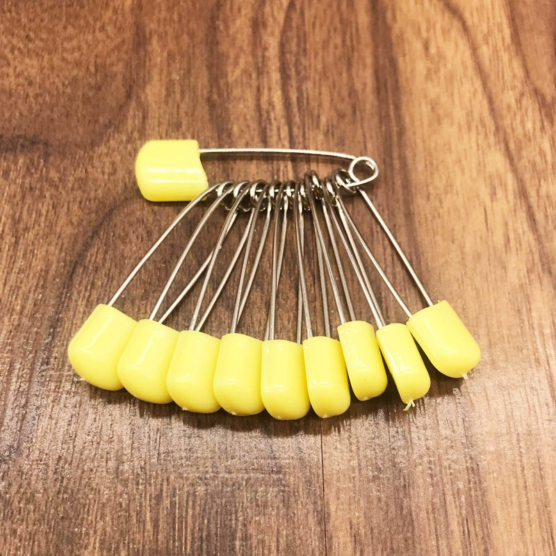Bé an toàn pin bé phim hoạt hình lớn nước bọt khăn khóa kim trẻ em trâm nhỏ hình chữ U chống phản xạ - Trâm cài huy hiệu cài áo dễ thương