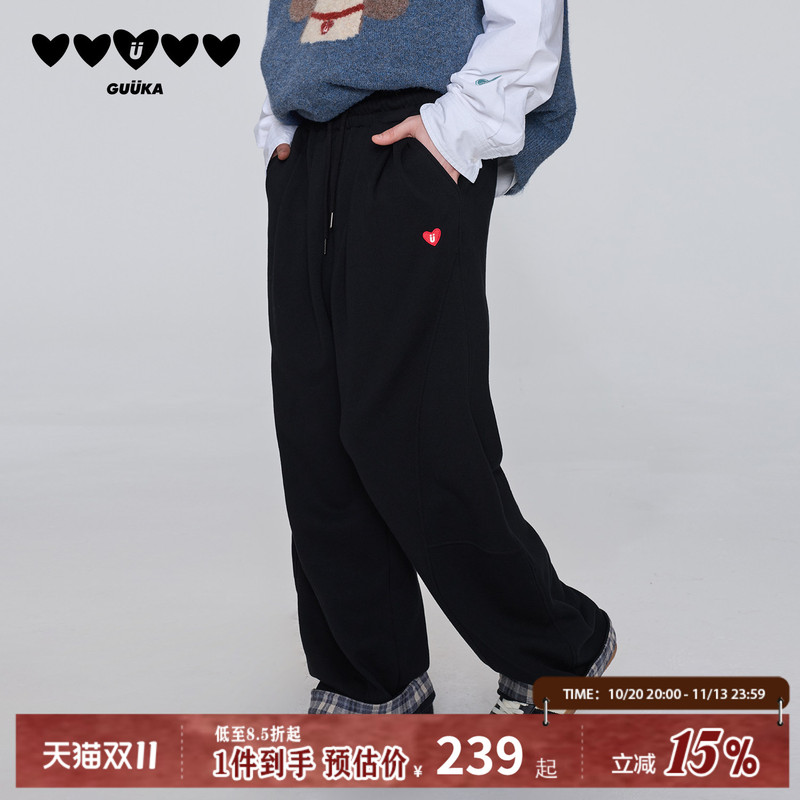 Guuka Black Heart Embroidery Curved Hem Sweatpants for Men, 360g Thickened Couple Plaid Pants with Split Hem Design