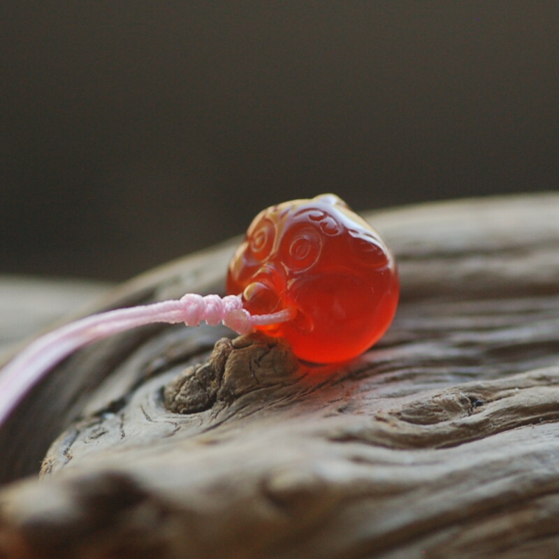 Natural Sugar Heart Agate Red Pufferfish 6052307 (Extra Small)