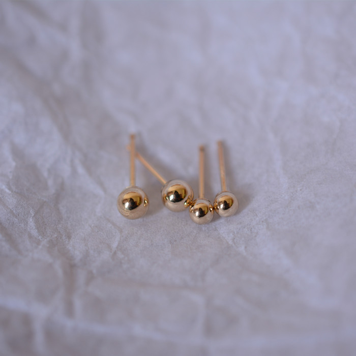 Commuter ultra-mini American 14k gold-packed daily simple small beanie ear pin non-fading ear bone pin all-match