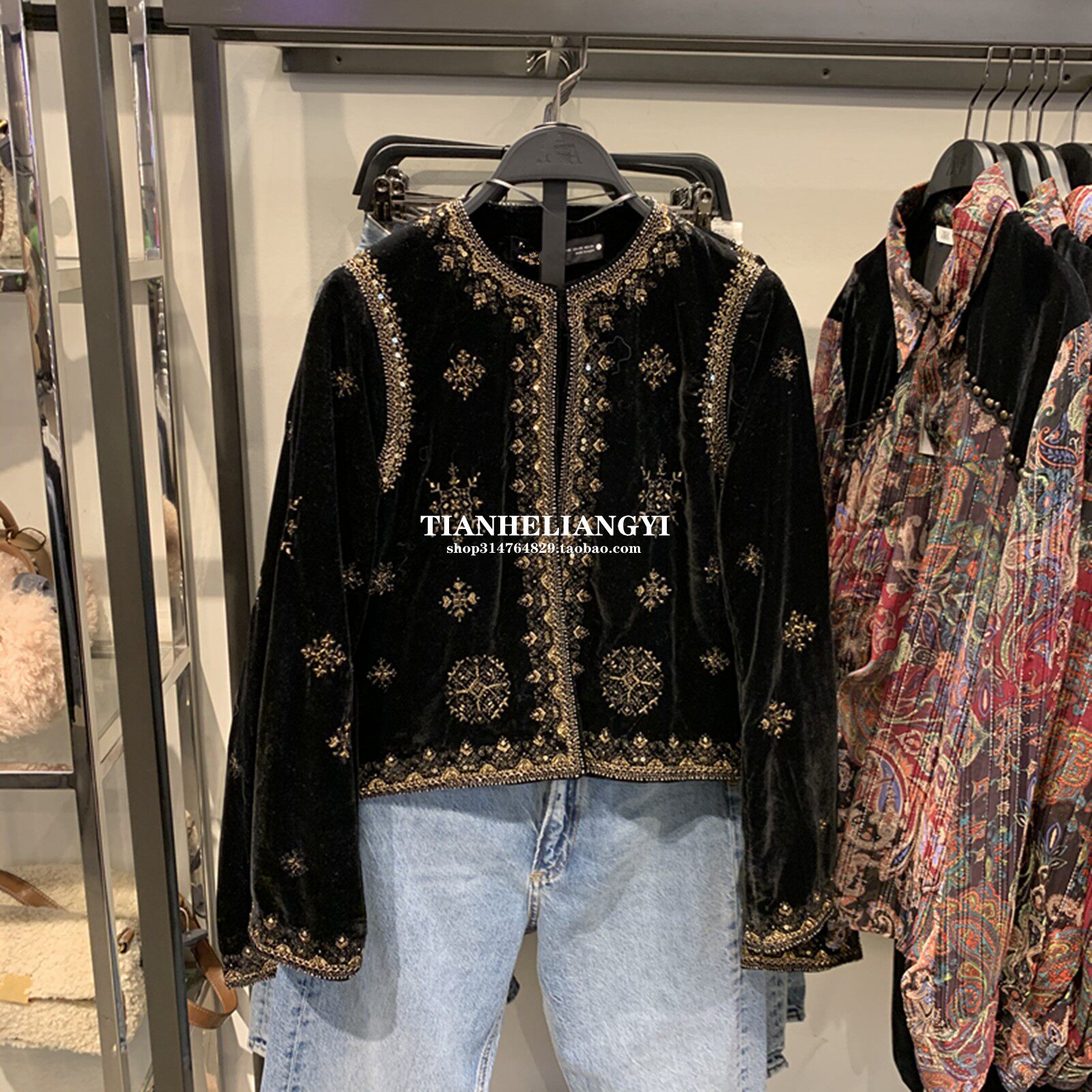 6895243URUC2021 Autumn Spring new heavy industry embroidery velvet short coat 06895243800