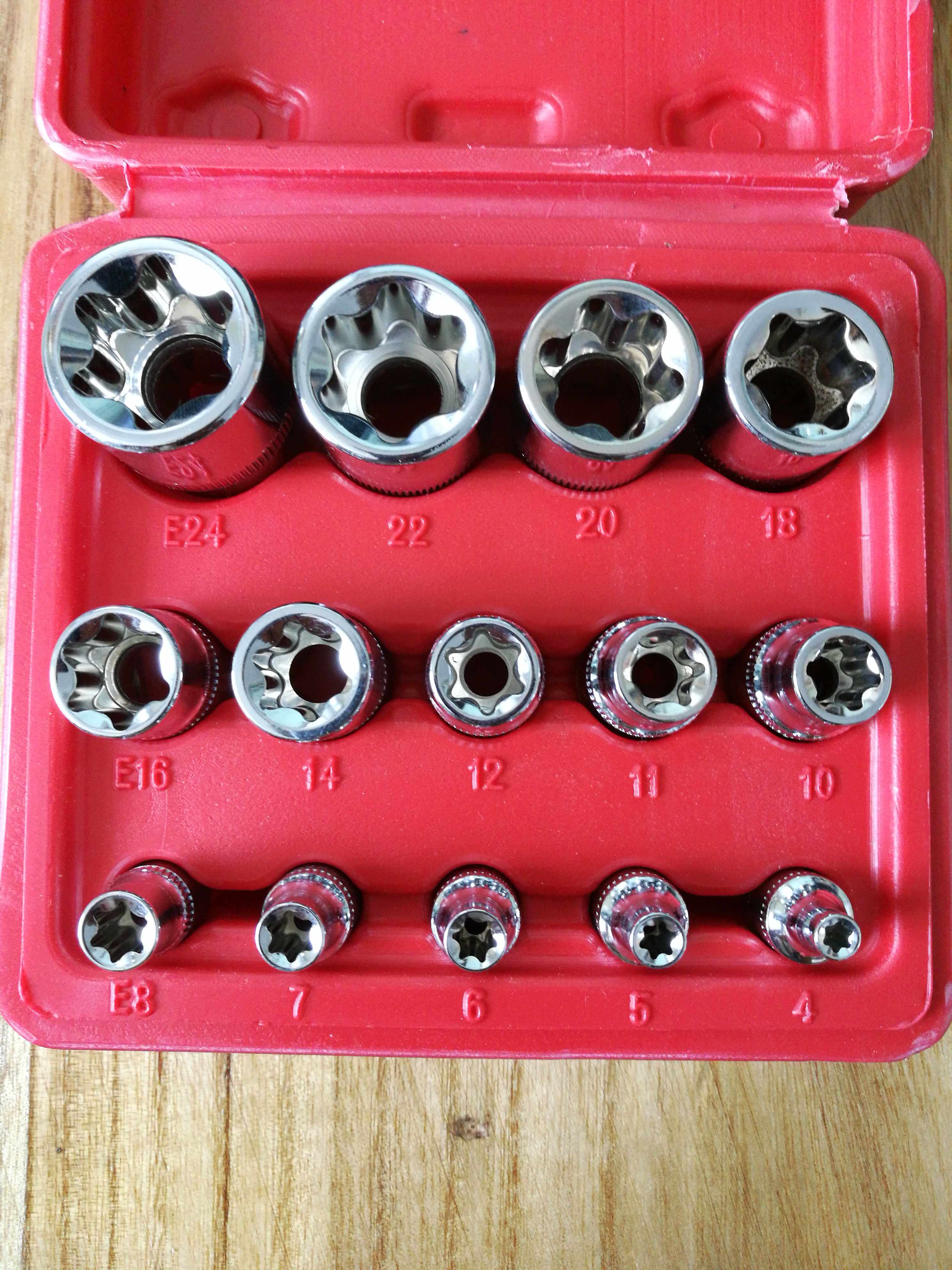 E4_24 flower six-flower socket auto repair tool spline socket combination 14 pieces big fly in fly 1 4-inch socket wrench interface